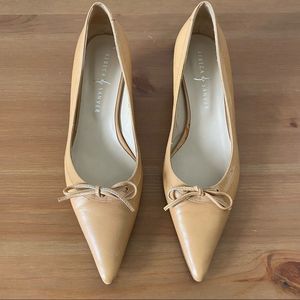 Rebeca Sanver Nude Leather Pointy Toe Kitten Heels Size EU 37 1/2 US 7